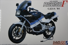 1/12　スズキ GJ21A RG250Γ '84　「ザ・バイク No.21」