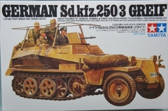1/35�@�h�C�c Sd.kfz.250/3 �����w���ԃO���C�t�@�@�u�~���^���[�~�j�`���A�V���[�Y No.113�v