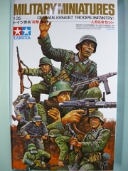 1/35　ドイツ歩兵「突撃」セット　ＭＭ-30