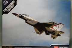 1/72　F-16　THUNDERBIRDS [2009/2010]　　　　「ＡＣＡＤＥＭＹ」